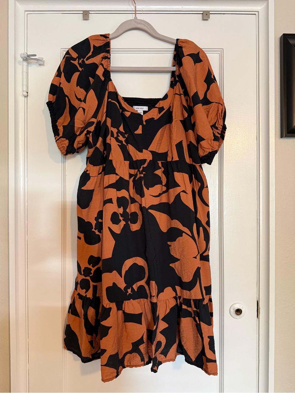 Women’s Black & Orange/Rust Floral Puff-Sleeve Mini Dress